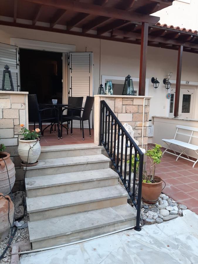 Limnaria Deluxe Maisonette Paphos Exterior foto
